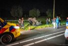 Auto slaat na ongeval meerdere keren over de kop op de N207 bij Aarlanderveen