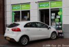 Automobilist rijdt bijna dierenwinkel binnen in Krimpen aan de Lek